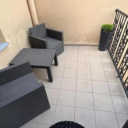 Rehouse, Sv.ignoto 16, 2 Bedroom شقة *